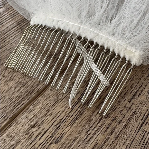 Elegant White Bridal Veil with Beaded Edge - Picture 3 of 8